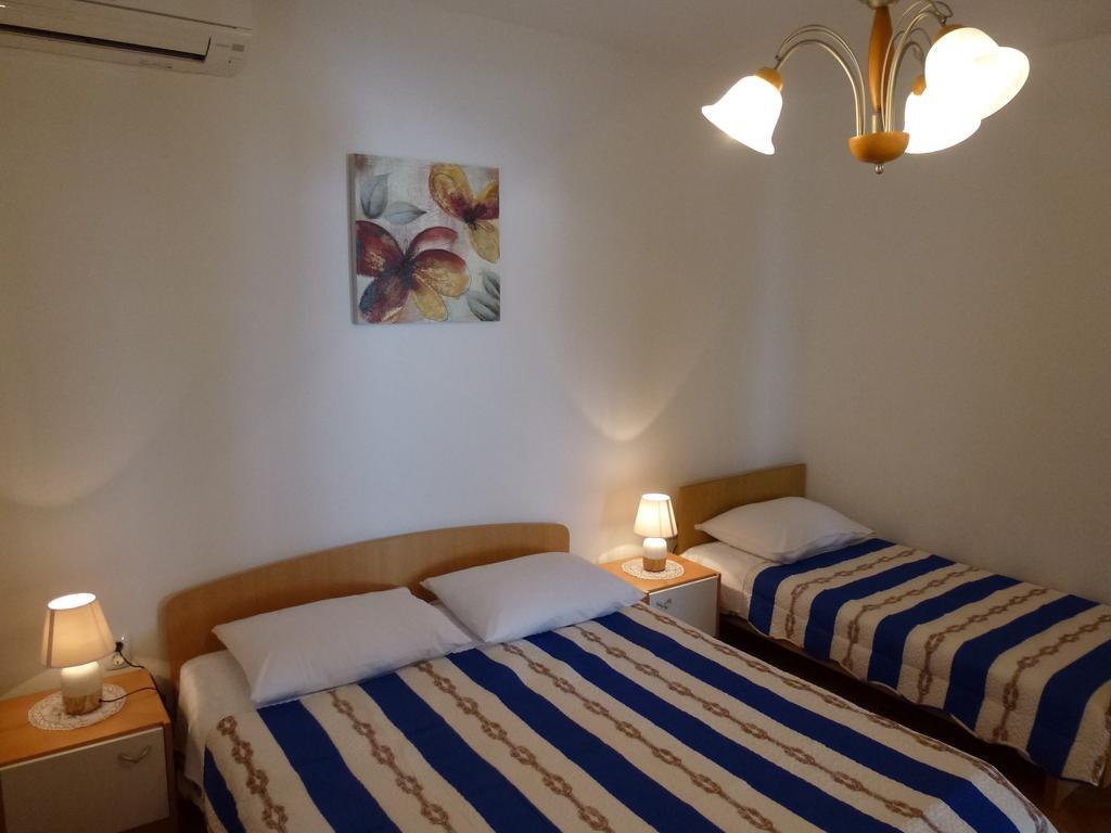 Apartments Tony Stanici - オミシュ エクステリア 写真